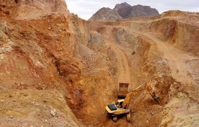 استخراج ۵ هزار تن ماده معدنی از معدن روی َملَوند خراسان جنوبی