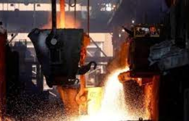 London nickel hits over 2-1/2-year low on oversupply concerns