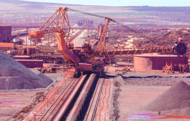 قیمت سنگ آهن به پایین ترین سطح خود از سال ۲۰۲۲ رسید، زیرا بحران فولاد چین تأثیر خود را نشان می دهد.