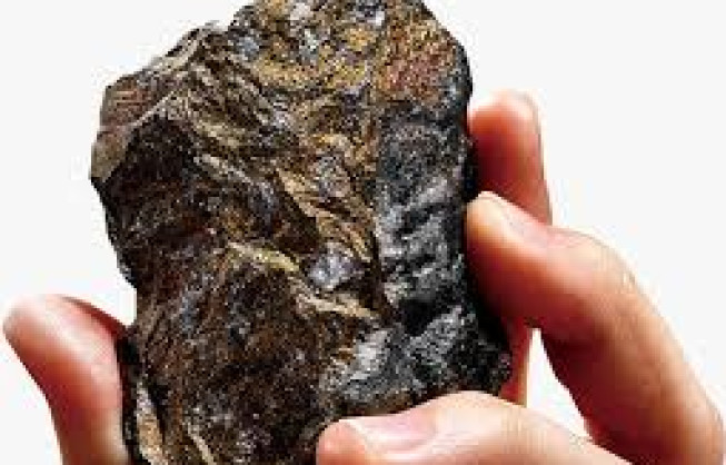 Nickel price extends rebound after Indonesia signals mine output cut