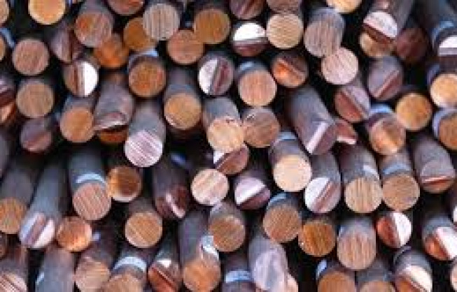 Copper price records biggest annual gain since 2009 on supply bets