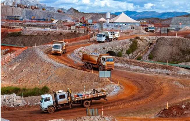 تشدید رقابت قدرت‌های اقتصادی جهان بر سر ذخایر معدنی برزیل  آمریکا، اروپا و چین برای به دست آوردن مواد معدنی کمیاب در برزیل رقابت می‌کنند.