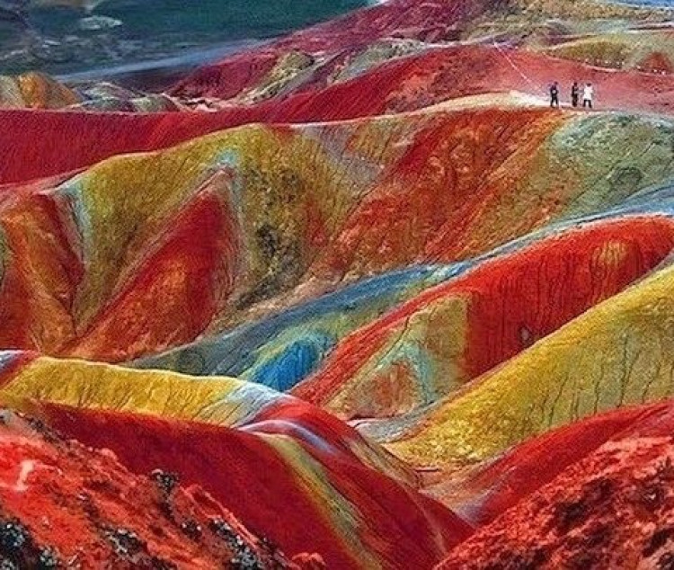 میراث زمین‌شناختی هرمز زیر فشار گردشگری و مداخلات انسانی